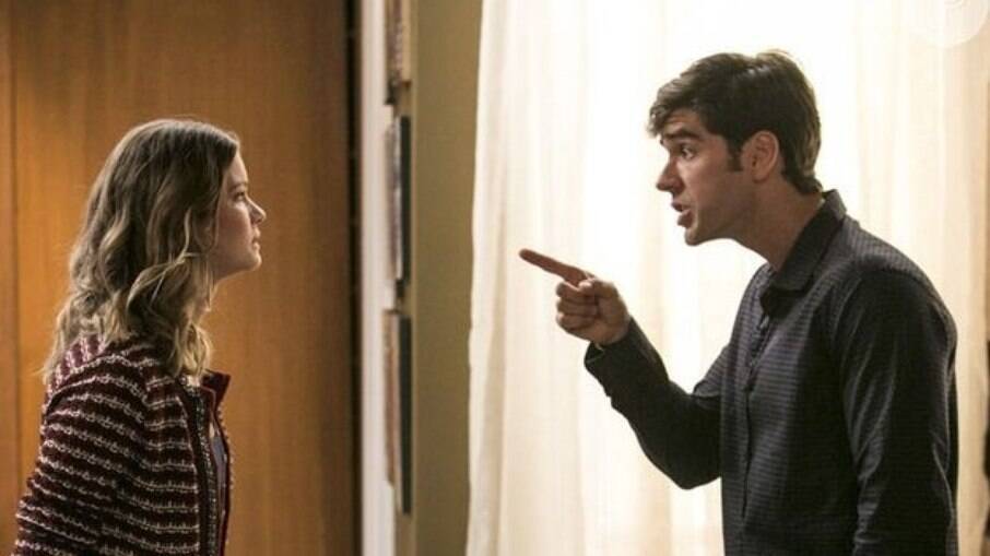 Felipe discute com Jéssica por prisão de Shirlei