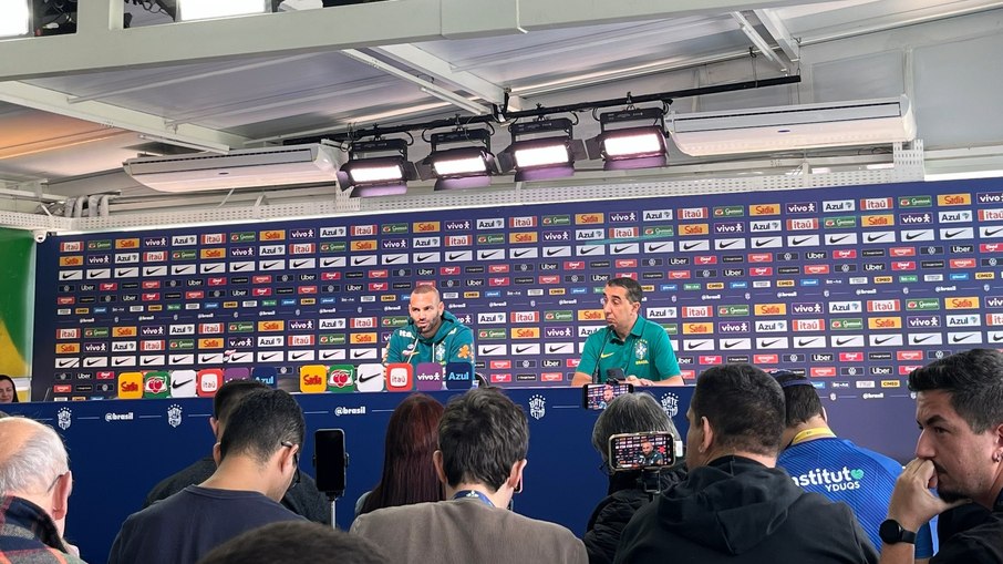 Weverton em coletiva da Seleção Brasileira