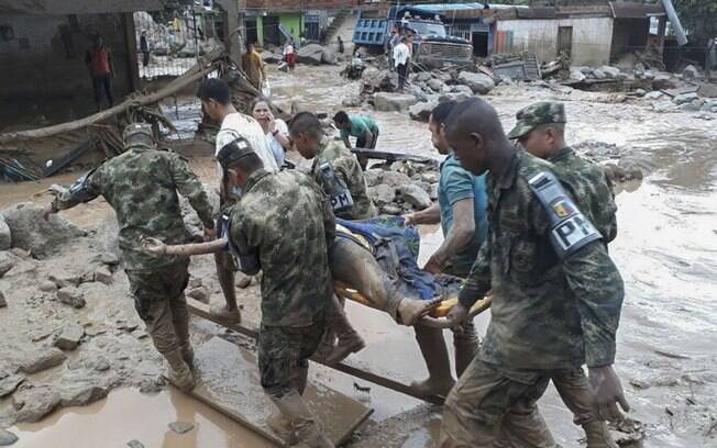 Exército da Colômbia afirma que número de corpos encontrados pode aumentar após buscas em Puerto Limón