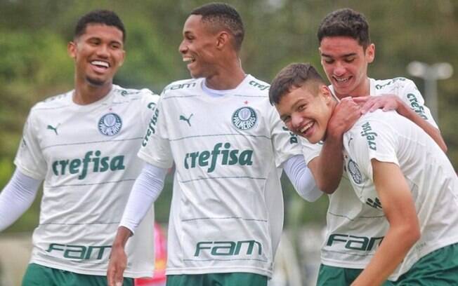Palmeiras bate o União Mogi em jogos do Paulistão sub-15 e sub-17