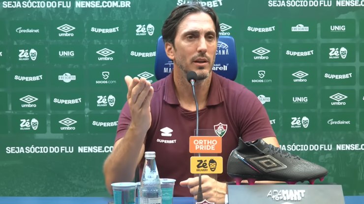 Zubeldía reclama de árbitro em gol da virada do Vasco sobre o Flu