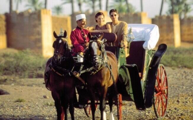Em Marrakesh, no Marrocos, é possível fazer passeios de carruagem e conferir outros pontos turísticos