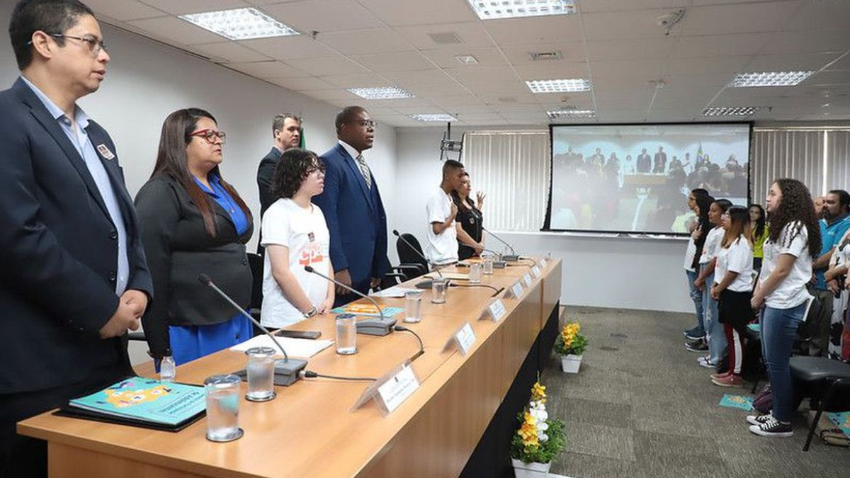 Cada grupo terá 15 representantes, além de 30 suplentes