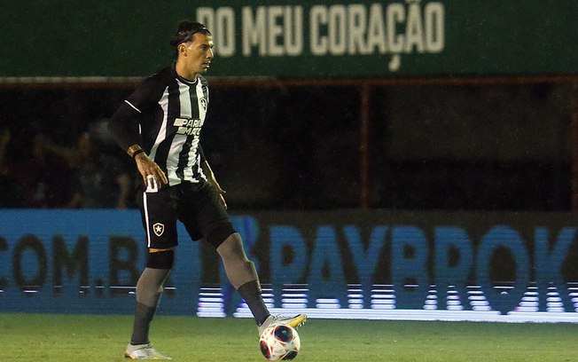 Cuesta já teria decidido permanecer no Botafogo, afirma jornalista