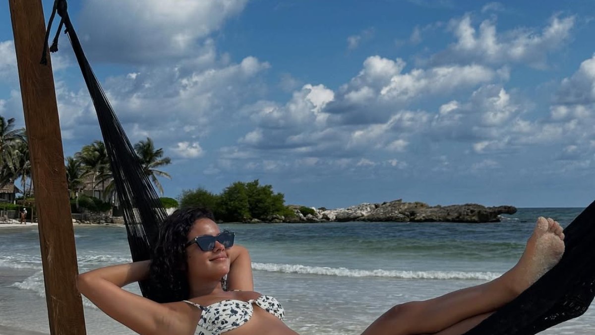 Bella Campos publica foto de biquíni nas férias: 'Feliz no simples' Bella Campos publica foto de biquíni nas férias: 'Feliz no simples'