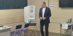 Zanin vota no Lago Sul durante primeiro turno das eleições