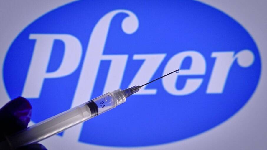 Brasil descumpriu termos de contrato com a Pfizer; caso pode ir à Justiça