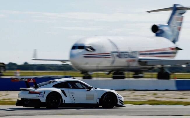 Porsche 911 RSR em ação na pista mostra com os bons resultados que todo o esforço valeu a pena