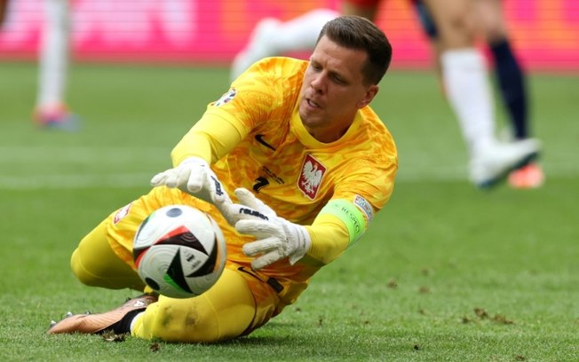 Wojciech Szczesny no jogo entre Polônia e Holanda pela Eurocopa 2024 Wojciech Szczesny no jogo entre Polônia e Holanda pela Eurocopa 2024
