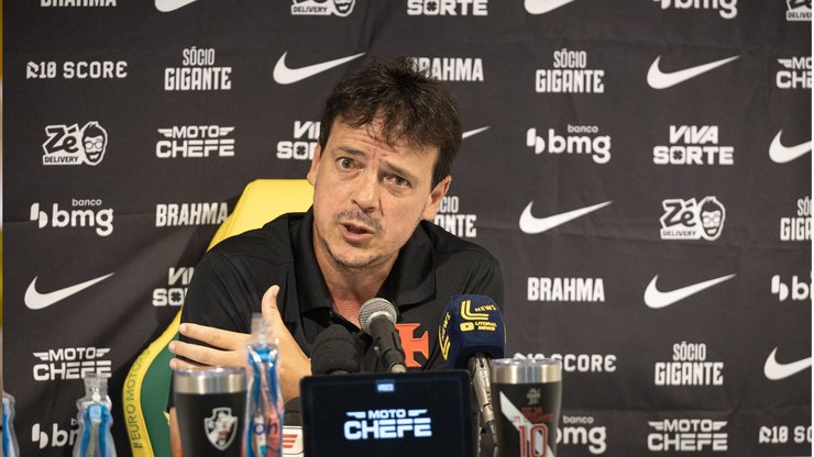 Diniz lamenta empate após gol sofrido no fim: "Muito frustrante"