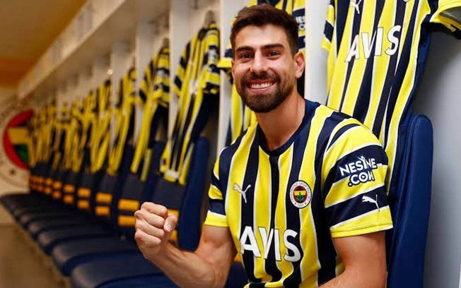 Luan Peres deixa o Fenerbahçe, da Turquia, e acerta com o Santos 