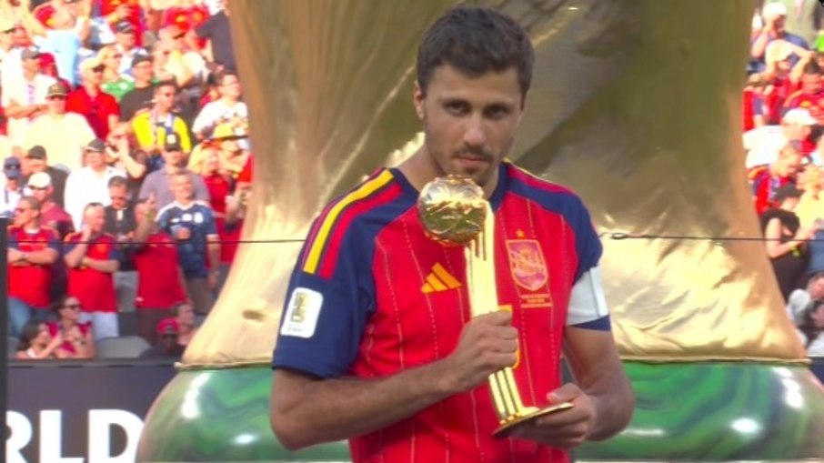 Diante de lágrimas de Messi, Rodri é eleito o melhor da Copa Diante de lágrimas de Messi, Rodri é eleito o melhor da Copa
