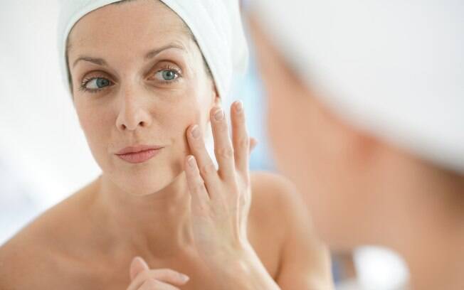 Os cuidados com a pele são essenciais em qualquer idade, mas depois dos 40 é necessário ter mais atenção