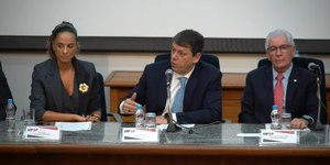 "Grupo Refit tira da população 20 escolas por mês", diz Tarcísio