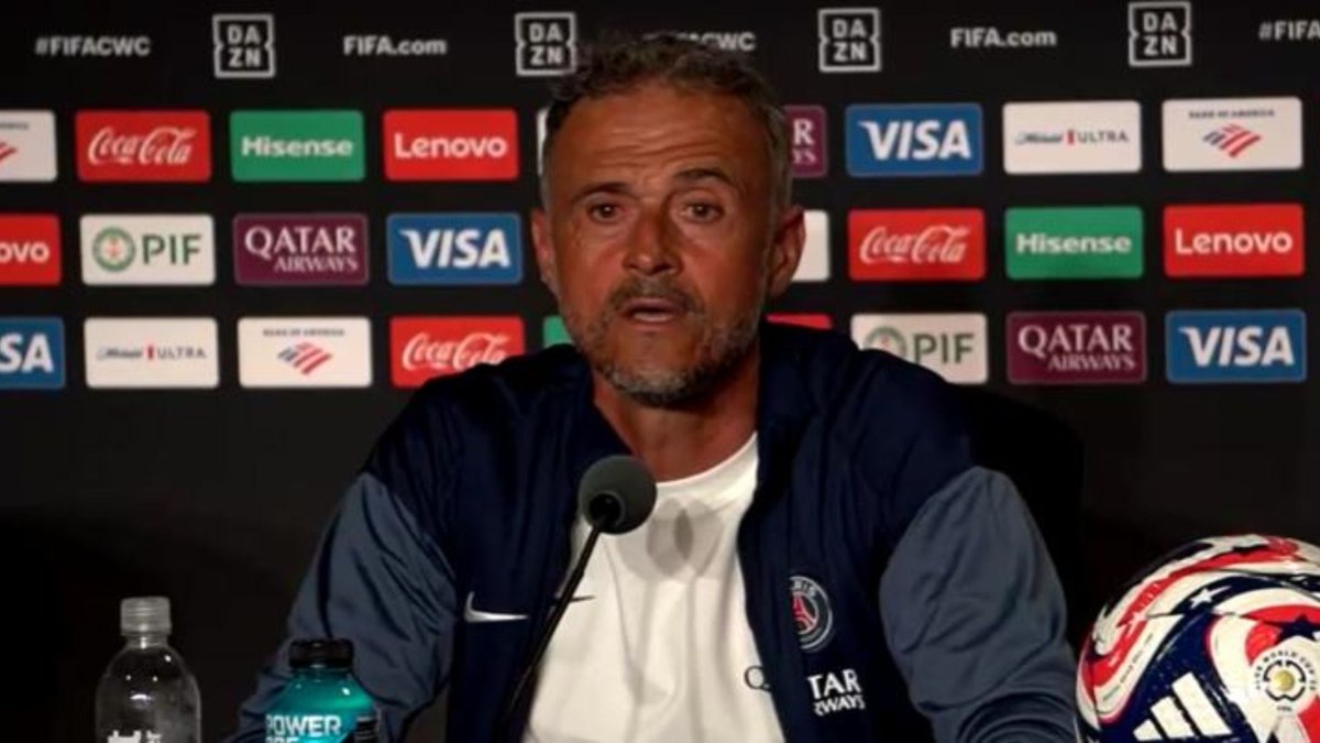 Técnico do PSG faz revelação surpreendente sobre o Botafogo