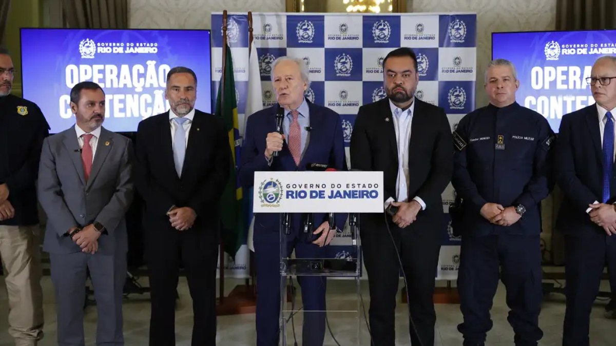 O ministro da Justiça e Segurança Pública, Ricardo Lewandowski, fala em coletiva ao lado governador Cláudio Castro (PL) O ministro da Justiça e Segurança Pública, Ricardo Lewandowski, fala em coletiva ao lado governador Cláudio Castro (PL)