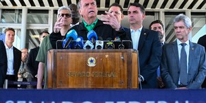 Em meio a julgamento de Bolsonaro, oposição pressiona por Anistia