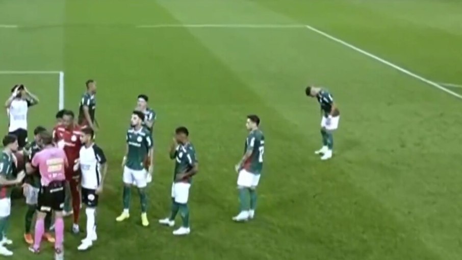 Palmeiras lembra polêmica e provoca Corinthians após título