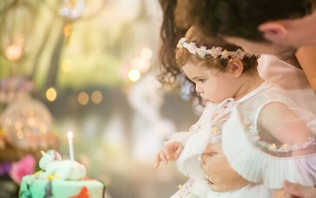 Débora Nascimento comemorou o primeiro aniversário de Bella