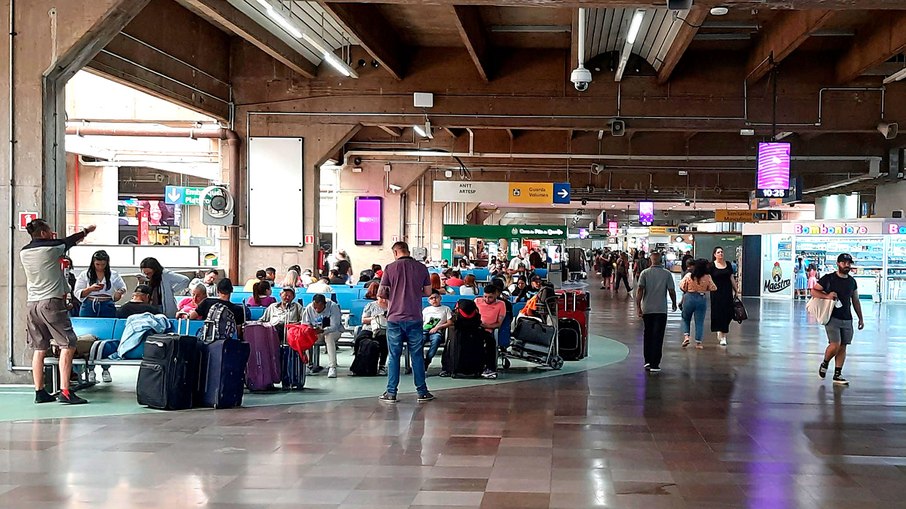 O terminal de ônibus do Tietê, em São Paulo, é a maior rodoviária da América Latina
