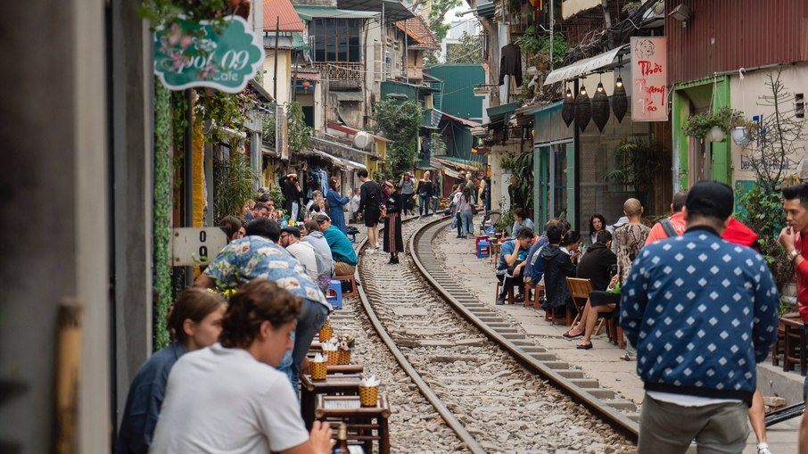 Linha de trem conhecida como 'Train Street', na capital vietnamita Hanói