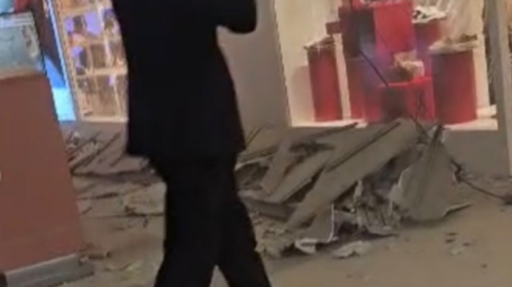 Vídeo: Parte do teto do Shopping Iguatemi, em São Paulo, desaba