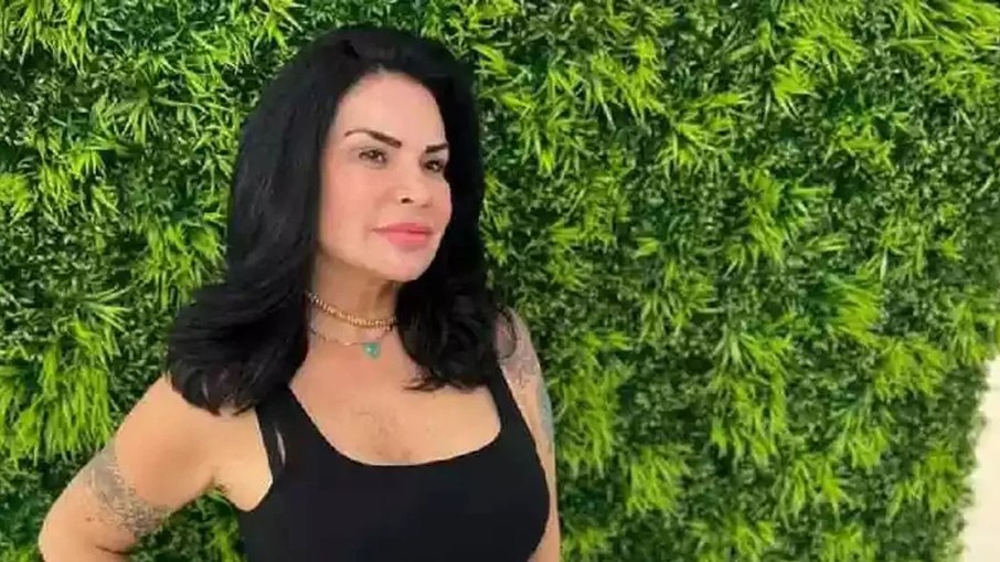 Após dar calote em escola, Solange Gomes pode ter carro penhorado