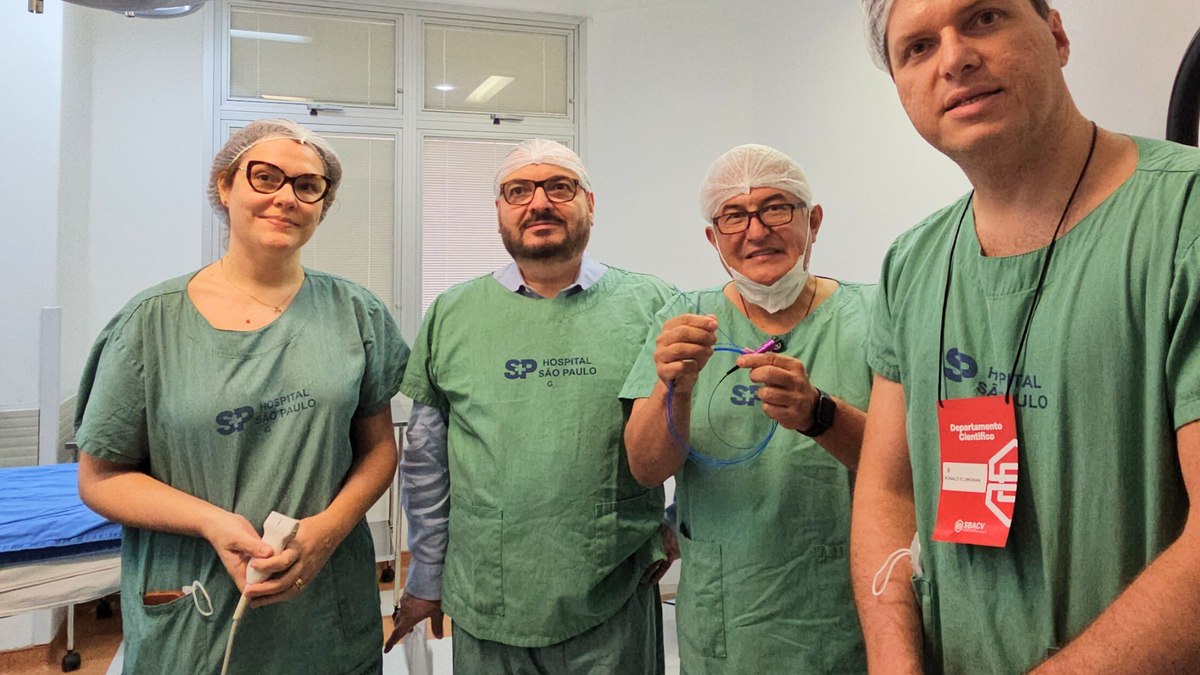 Senador Astronauta Marcos Pontes durante o Mutirão de Cirurgia Vasculares da Sociedade Brasileira de Angiologia e de Cirurgia Vascular (SBACV) com o Dr. Ronald Flumignan, Médico Cirurgião Vascular, Diretor da SBACV e Dr. Armando Lobato, Presidente Nacional da SBACV