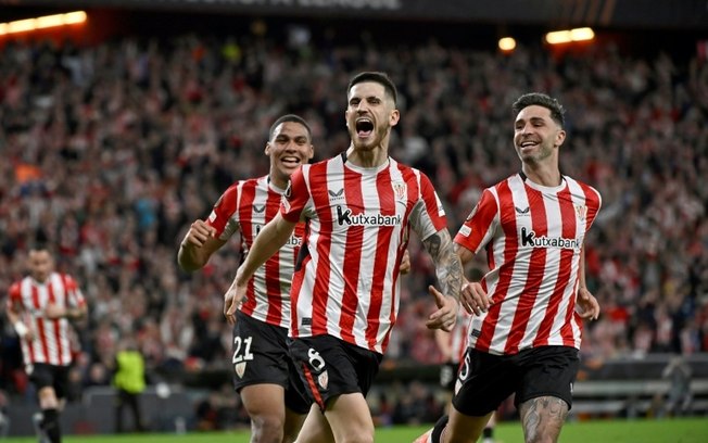 Oihan Sancet (centro) comemora seu gol pelo Athletic na vitória contra o Glasgow Rangers na partida de volta das quartas de final da Liga Europa em Bilbao (norte da Espanha), em 17 de abril de 2025 Oihan Sancet (centro) comemora seu gol pelo Athletic na vitória contra o Glasgow Rangers na partida de volta das quartas de final da Liga Europa em Bilbao (norte da Espanha), em 17 de abril de 2025