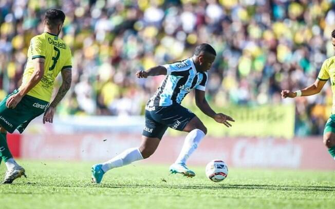 Roger Machado avalia e aprova o desempenho do Grêmio