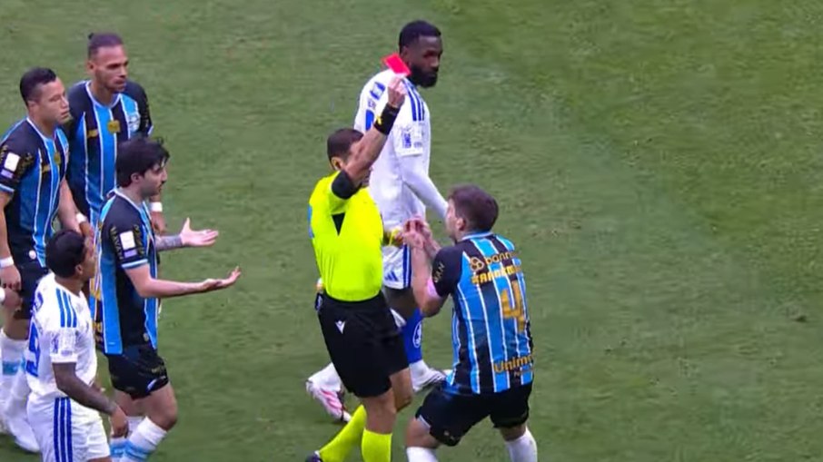 Grêmio: Kannemann insinua roubo de árbitro e é expulso
