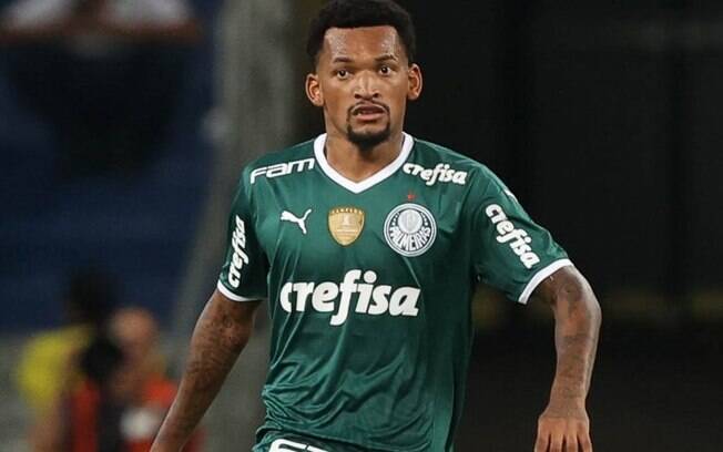 Jailson rompe ligamento cruzado do joelho e deve desfalcar o Palmeiras por um longo período