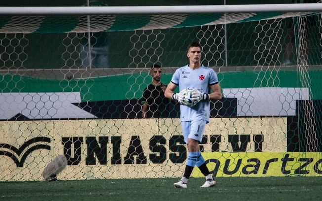 Léo Jardim teve ótimo rendimento contra o América-MG, em Belo Horizonte