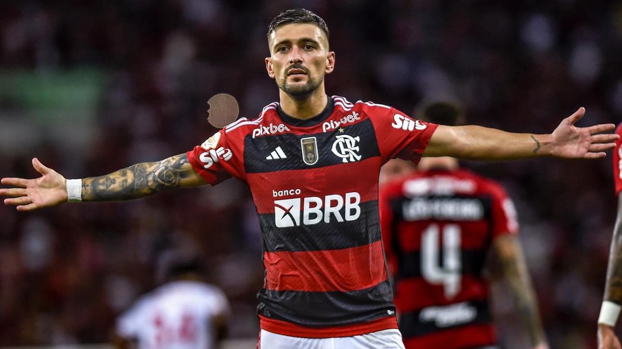 Arrascaeta se aproxima de vice-liderança em ranking do Flamengo; veja