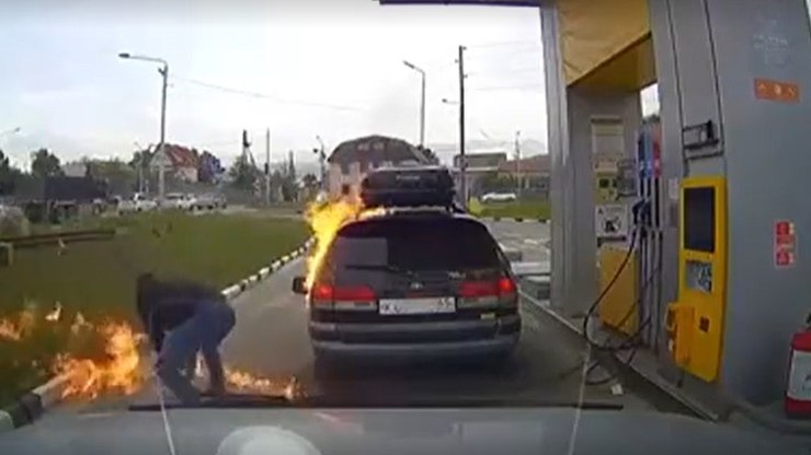 Homem%20acende%20isqueiro%20perto%20de%20bomba%20e%20causa%20inc%C3%AAndio