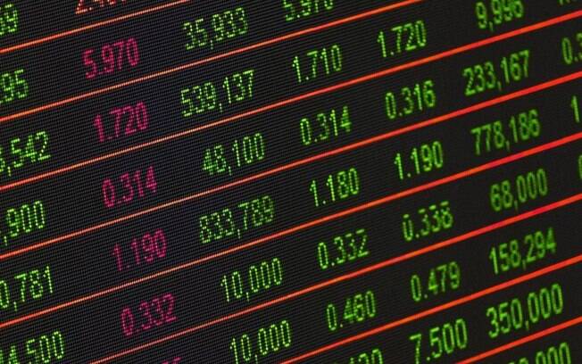 Coronavírus continua afetando mercado financeiro que viu o dólar chegar a um valor recorde e a bolsa fechar em queda 