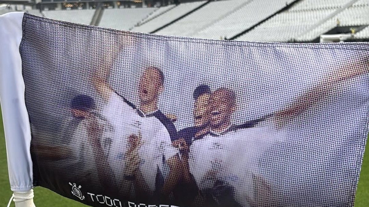 Corinthians lança bandeirinhas em alusão à conquista do Mundial