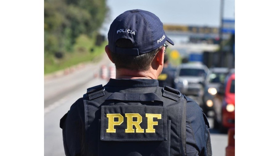 PRF monitora rodovias federais no feriado de Tiradentes PRF monitora rodovias federais no feriado de Tiradentes