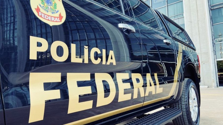 A organização criminosa atuava cooptando funcionários e prestadores de serviços de aeródromo para que introduzissem carregamentos de cocaína no interior de aeronaves comerciais que realizavam voos regulares. A organização criminosa atuava cooptando funcionários e prestadores de serviços de aeródromo para que introduzissem carregamentos de cocaína no interior de aeronaves comerciais que realizavam voos regulares.