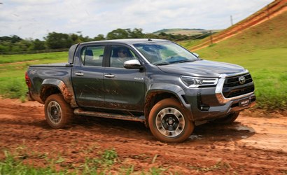 Confira as novidades da linha 2025 da Toyota Hilux e SW4