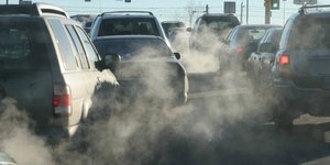 Poluição do ar eleva risco de demência, diz estudo de Cambridge