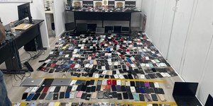 Nova lei aumenta pena para roubo de celulares; veja como ficou