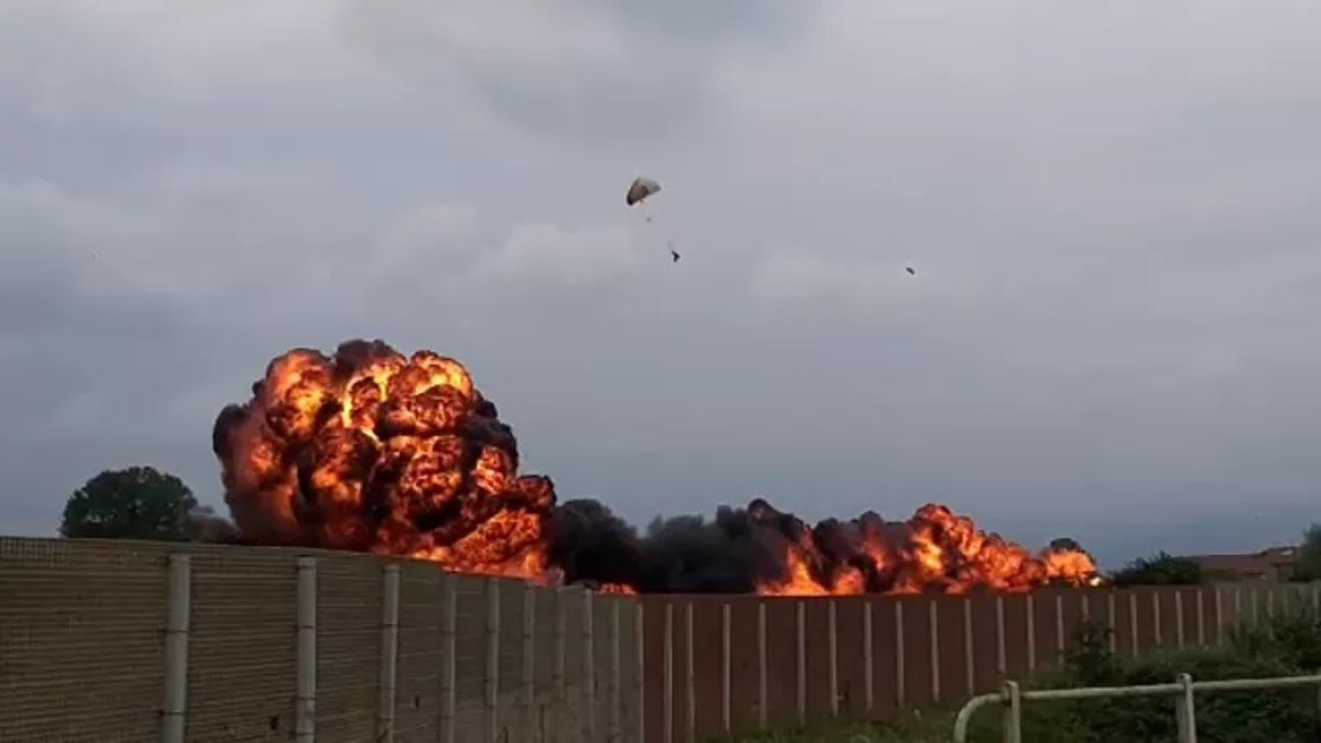 Piloto conseguiu se ejetar da aeronave