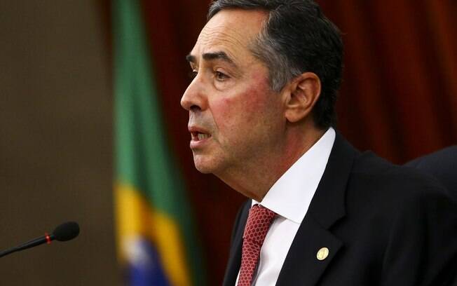Segundo o ministro, a pandemia trouxe uma dimensão política que “se manifesta em uma enorme falta de liderança e coordenação no seu enfrentamento no Brasil”
