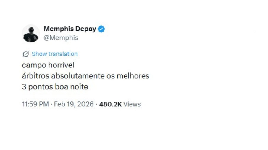 Memphis Depay detonou as condições de jogo no gramado da Arena da Baixada