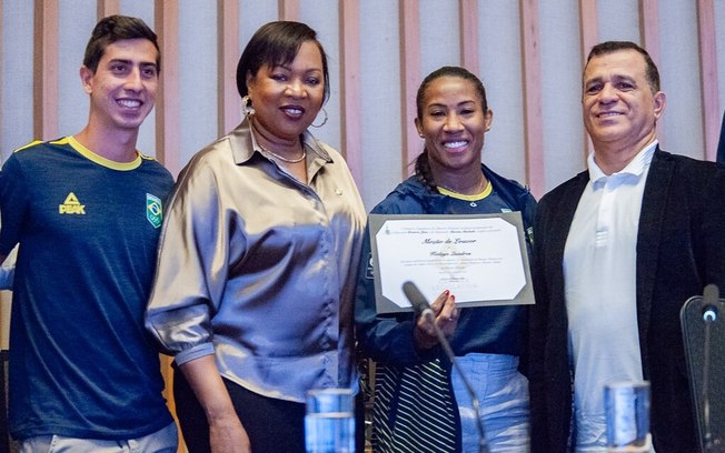 Câmara Legislativa homenageia atletas do DF pelo desempenho nos Jogos de Paris 2024