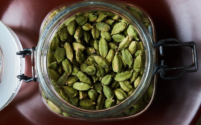 Cardamomo: benefícios e como utilizar Cardamomo: benefícios e como utilizar