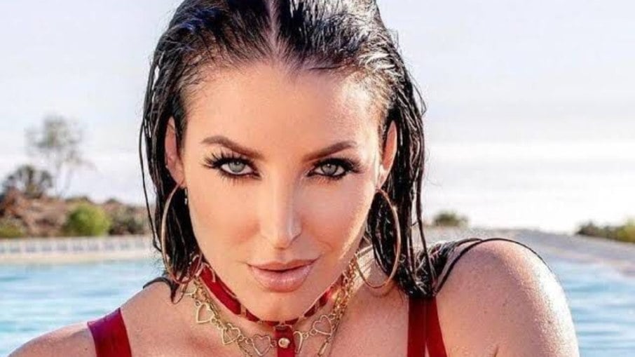 A atriz Angela White teve o apêndice rompido em cena com Keiran Lee