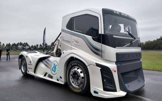 Volvo Iron Knight, o caminhão mais veloz do mundo, marcou presença na Fenatran 2019