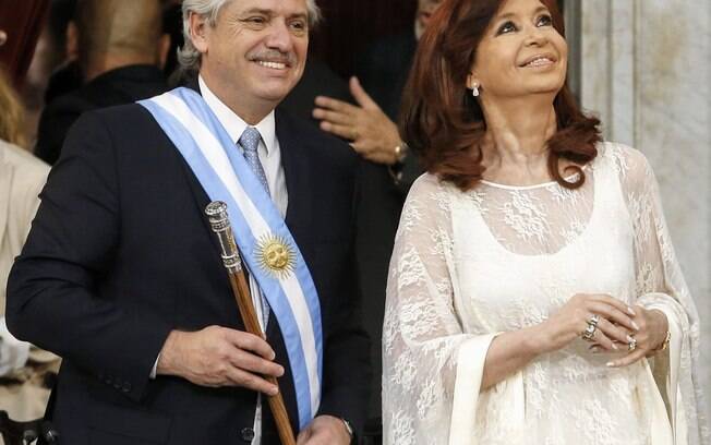 Alberto Fernández e Cristina Kirchner em cerimônia de posse